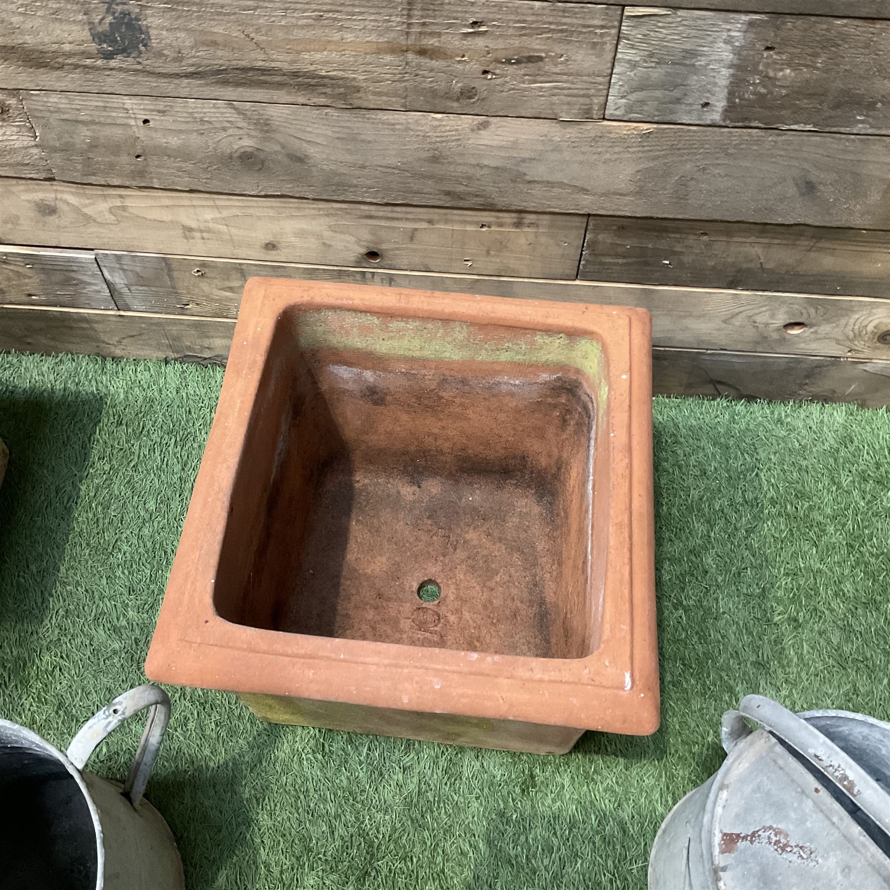 Galvanised watering cans and terracotta plant pots - THIS LOT IS TO BE COLLECTED BY APPOINTMENT FROM DUGGLEBY STORAGE, GREAT HILL, EASTFIELD, SCARBOROUGH, YO11 3TX