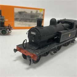 ‘00’ gauge - two kit built steam locomotives comprising NC 118 Nu-Cast LNER C13 (ex Great Central) 4-4-2 Tank locomotive no.67404 in BR black with original box; together with similar Great Central 4-4-2 Tank locomotive in green (2) 