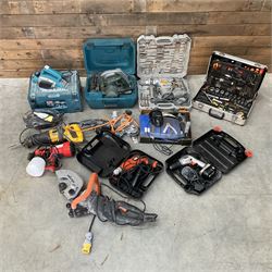 Various building tools to include, DeWalt reciprocating saw, Bosch planer, Titan SDS drill, Black & Decker drills, Evolution 110V saw, fitted tool case, Dremel and other tools