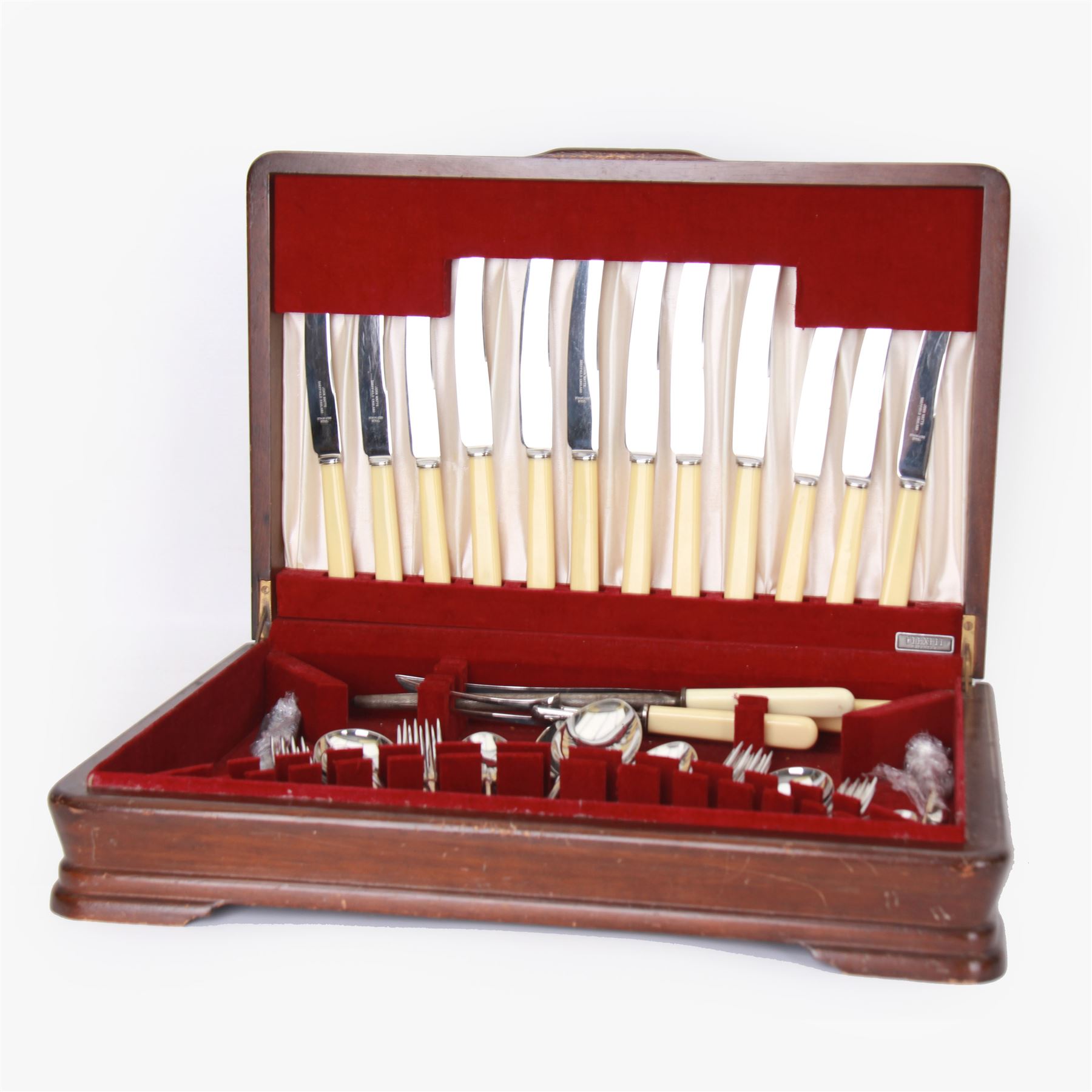 Canteen of cutlery for six place settings, contained within fitted oak case