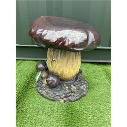 Early 20th century glazed stoneware garden mushroom - THIS LOT IS TO BE COLLECTED BY APPOINTMENT FROM DUGGLEBY STORAGE, GREAT HILL, EASTFIELD, SCARBOROUGH, YO11 3TX