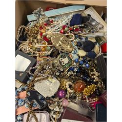 Large collection of costume jewellery, including necklaces, beaded necklaces, brooches etc