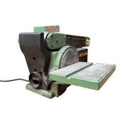 NUTOOL 4” belt and 6” disc sander 370W - THIS LOT IS TO BE COLLECTED BY APPOINTMENT FROM DUGGLEBY STORAGE, GREAT HILL, EASTFIELD, SCARBOROUGH, YO11 3TX