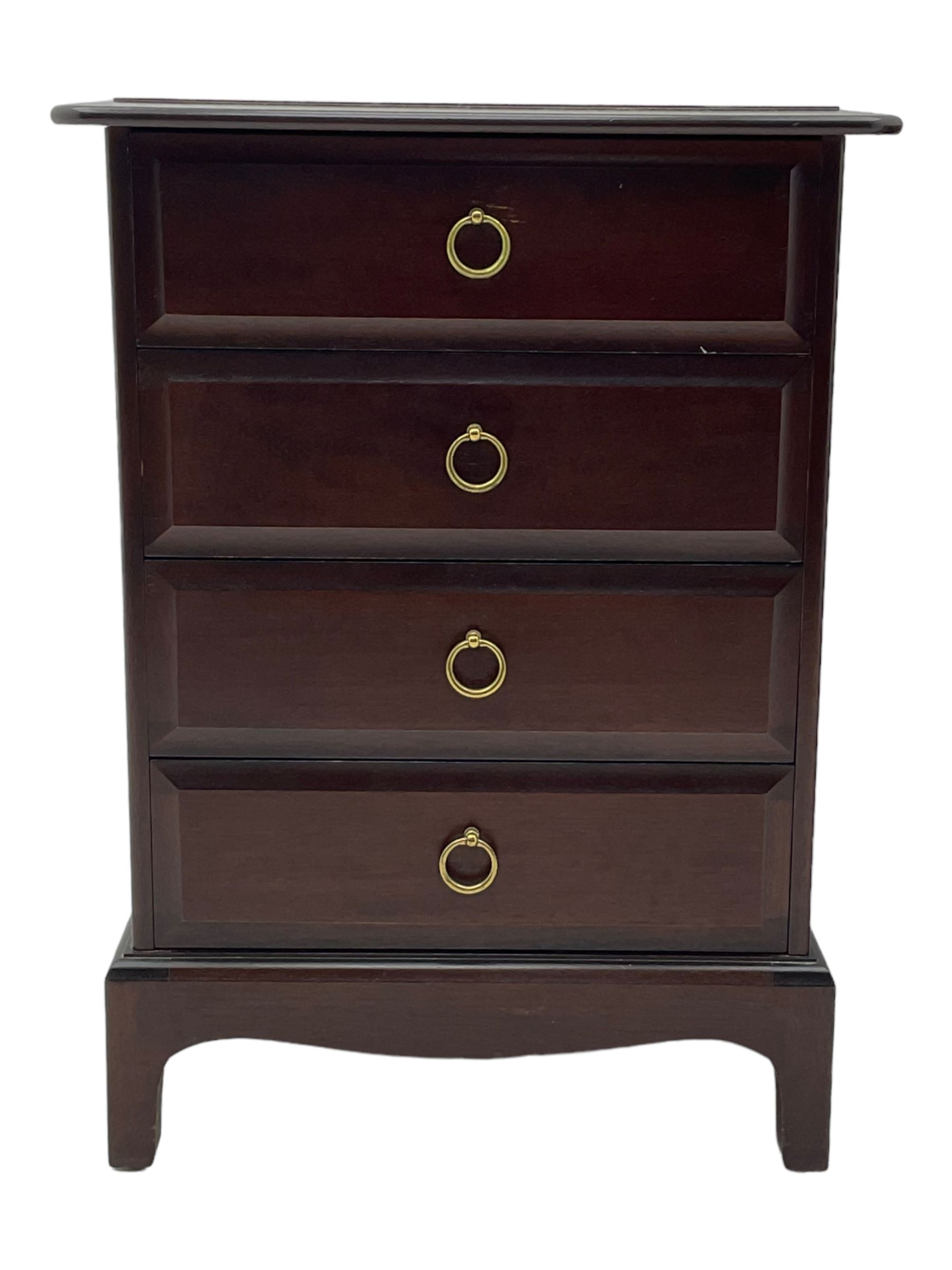 Stag Minstrel - pair of mahogany four drawer pedestal bedside lamp chests, on bracket feet