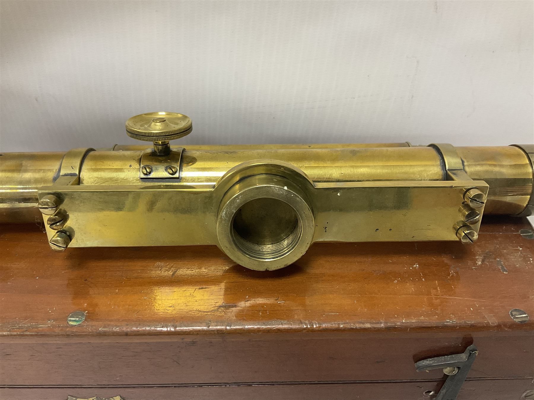 Late 19th century/early 20th century brass dumpy level, inscribed Carter Optician Exeter, in fitted mahogany case, together with a Lowne Instruments Air Meter, no L 3854