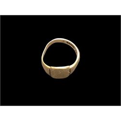 9ct gold signet ring, hallmarked 