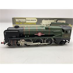 Wrenn '00' gauge - Rebuilt Bulleid Pacific Merchant Navy Class 4-6-2 locomotive 'Clan Line' No.35028 in GW Green; boxed with instructions