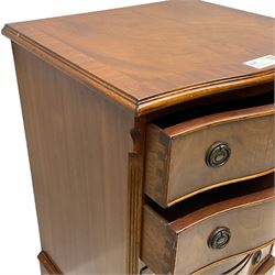 Small Georgian design mahogany serpentine chest, moulded top over four cock-beaded drawers, on bracket feet