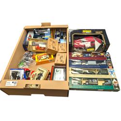 Collection of diecast model vehicles, including Burago Rolls Royce Camargue, Lledo Carry O...