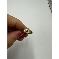 9ct gold wedding band, engraved with star decoration, together with a 9ct gold three stone garnet ring, both hallmarked 