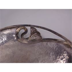 Art Nouveau style modern silver dish, of circular form with domed centre and three pierced sections each decorated with a stylised flower, with a hammered finish throughout, hallmarked Peter Cropper, London 1996, D25cm
