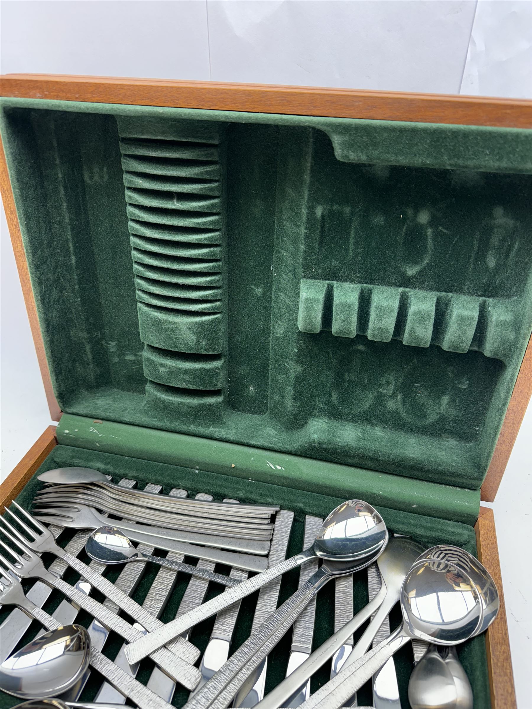 Viners Studio canteen of cutlery for six place settings, with textured bark pattern handles designed by Gerard Beeney, contained within fitted wooden case 