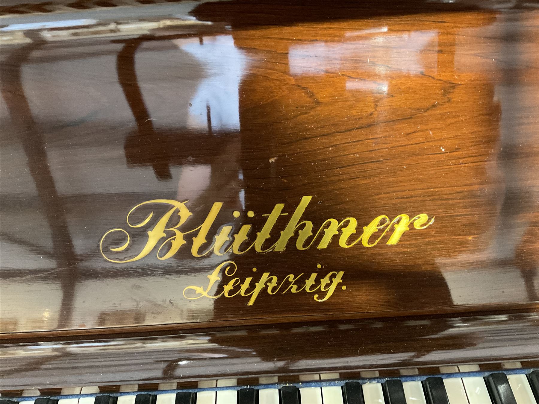 Bluthner of Leipzig - Early 20th century overstrung upright piano, serial number 79496 (1910), in a mahogany case with three front case panels and folding music desk, with 85 keys (seven octaves) underdamper action, original hammers, stringing, tuning pins, dampers and felts, with sostenuto and sustain pedals. Julius Bluthner was considered to be one of the the best makers of German upright pianos in the early 20th century both for tone quality and build. 

This item has been registered for sale under Section 10 of the APHA Ivory Act.