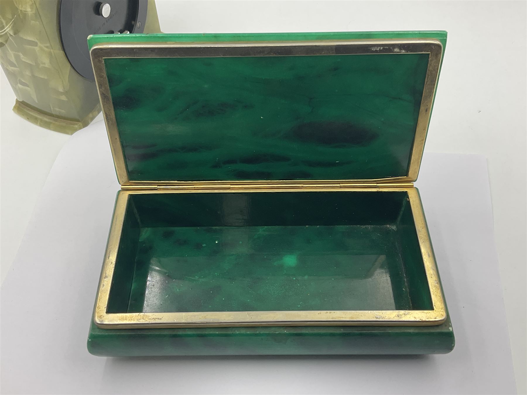 Elliot mantle clock, in agate case, with gilt dial, together with a rectangular malachite box, box W18cm