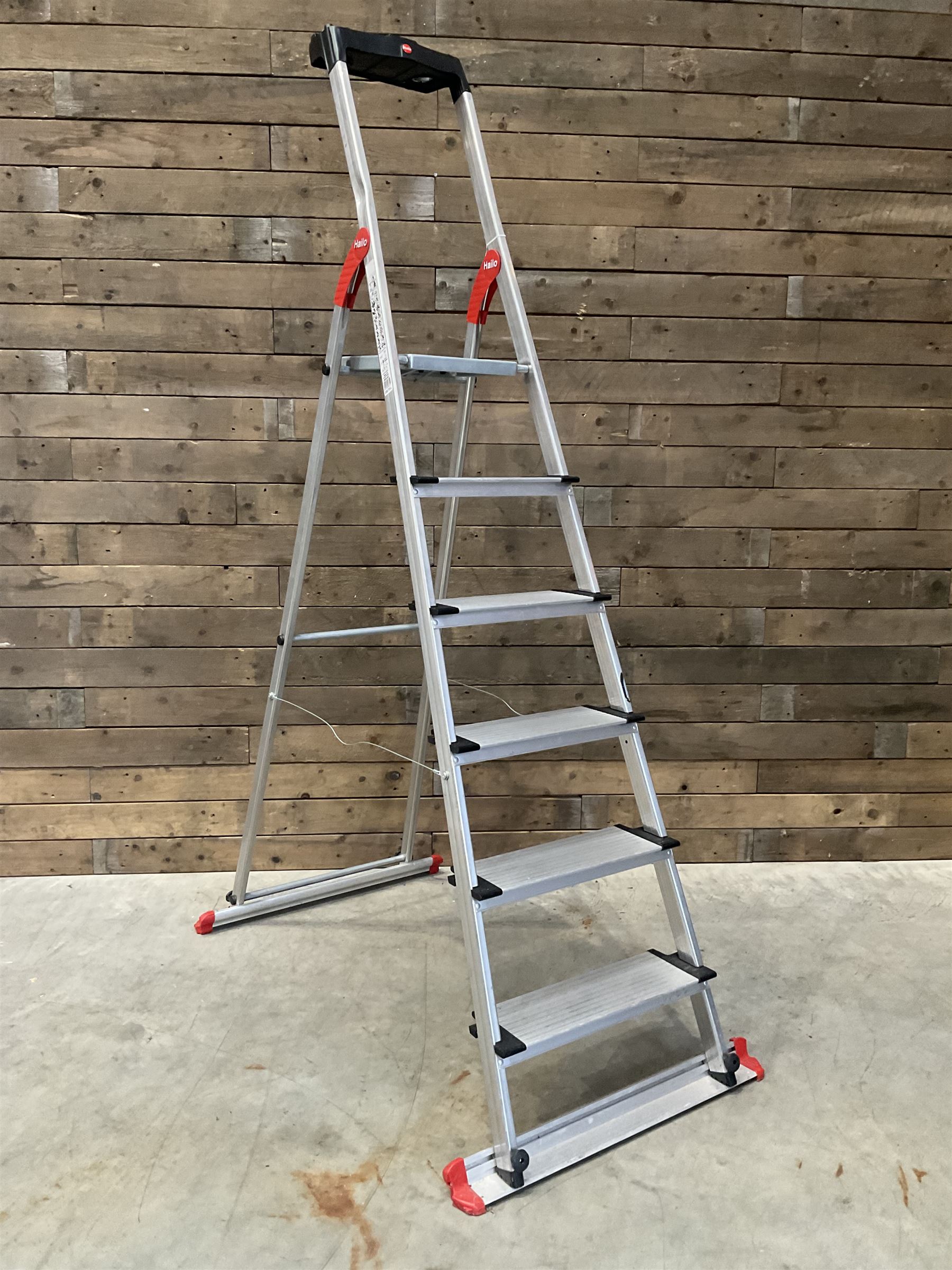 Hailo five rung step ladders