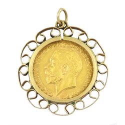 King George V 1911 gold half sovereign coin, loose mounted in 9ct gold pendant, hallmarked