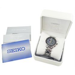 Seiko Flightmaster gentleman's stainless steel chronograph quartz wristwatch, Cal. 7T62, on original stainless steel bracelet, with fold-over clasp, boxed with additional links, papers and guarantee card dated 1/4/6