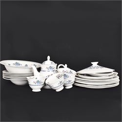 Royal Doulton Plymouth pattern, part tea and dinner service, including teapot, milk jug, covered sucrier, six dinner plates 