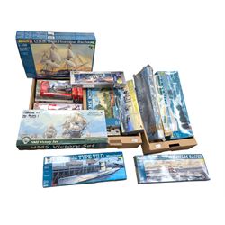 Large collection of model building kits, predominantly Revell examples, including USS Bon Homme Richard, German Submarine Type XXI U 2518 and German Submarine Wilhelm Bauer, all boxed 