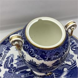 19th century Copeland blue and white printed willow pattern lazy susan,  the circular revolving tray fitted with a two handled coffee urn, D45cm