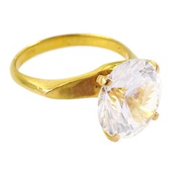 22ct gold round clear stone set ring