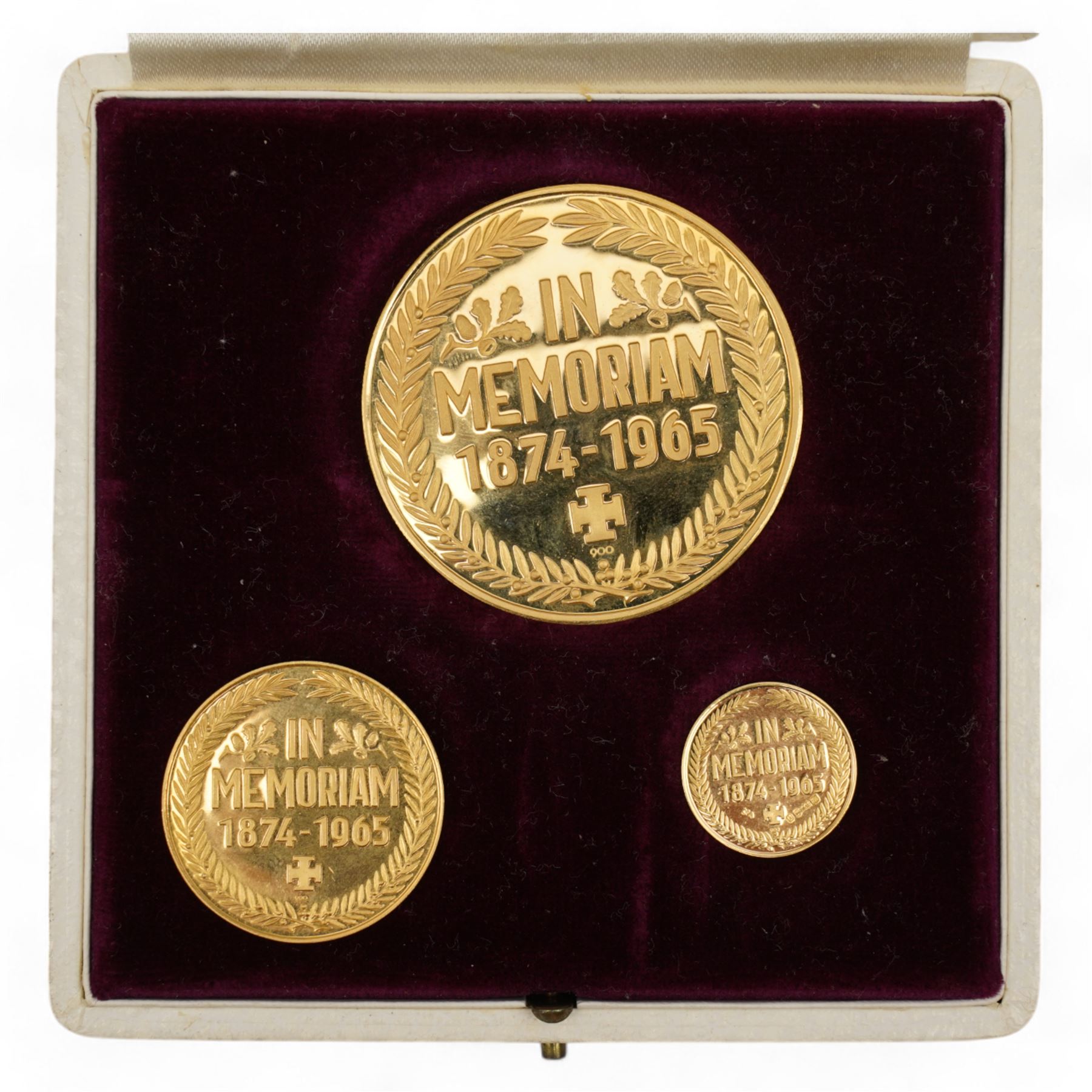 Sir Winston Churchill 'In Memoriam 1874-1965' set of three eighteen carat gold medallions, total weight approximately 90 grams, housed in a fitted case
