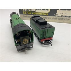 Wrenn '00' gauge - Rebuilt Bulleid Pacific 4-6-2 locomotive 'Lyme Regis' No.21C109 in SR Malachite Green; boxed with instructions