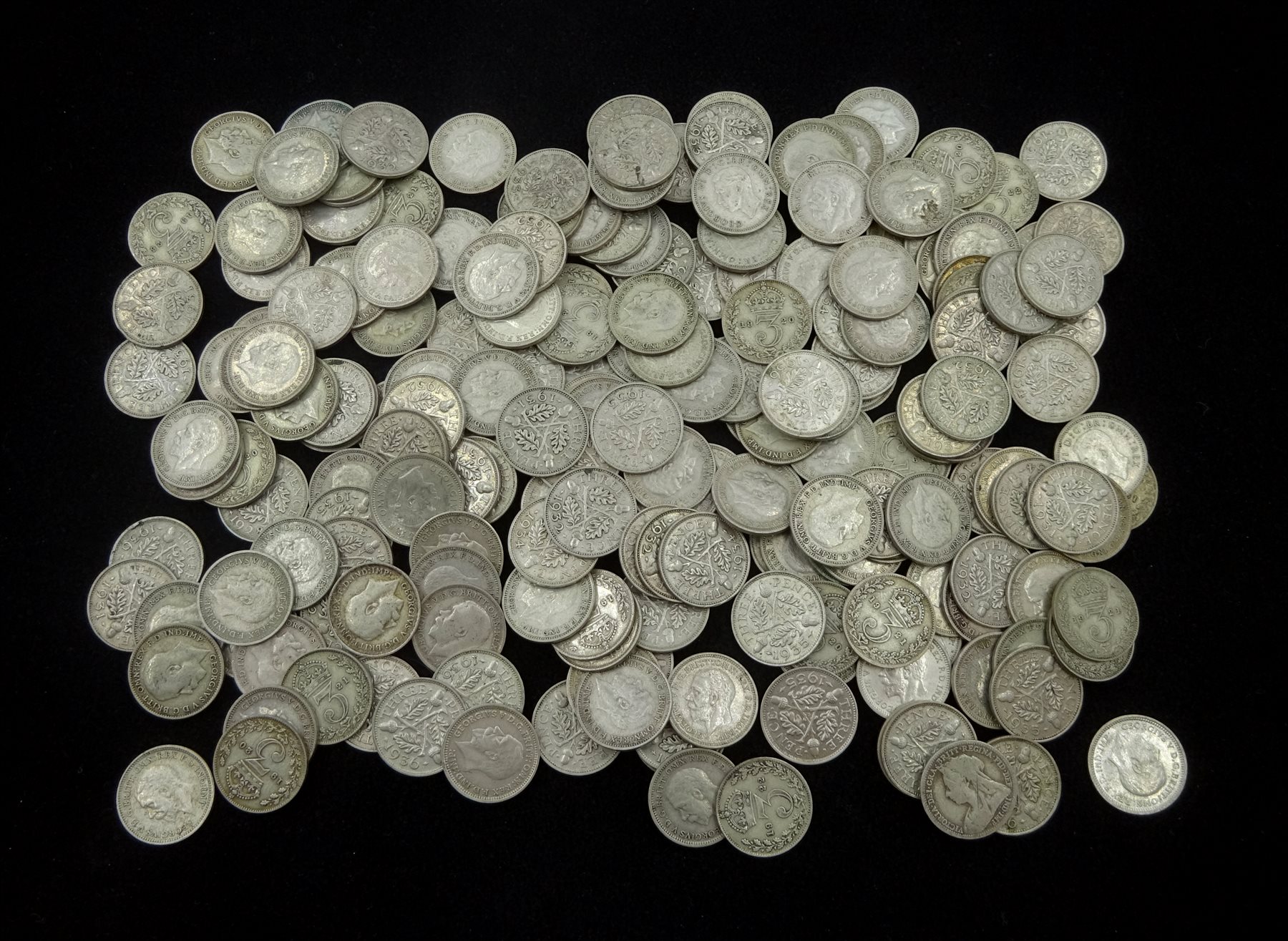 Approximately 280 grams of Great British pre 1947 silver threepence coins