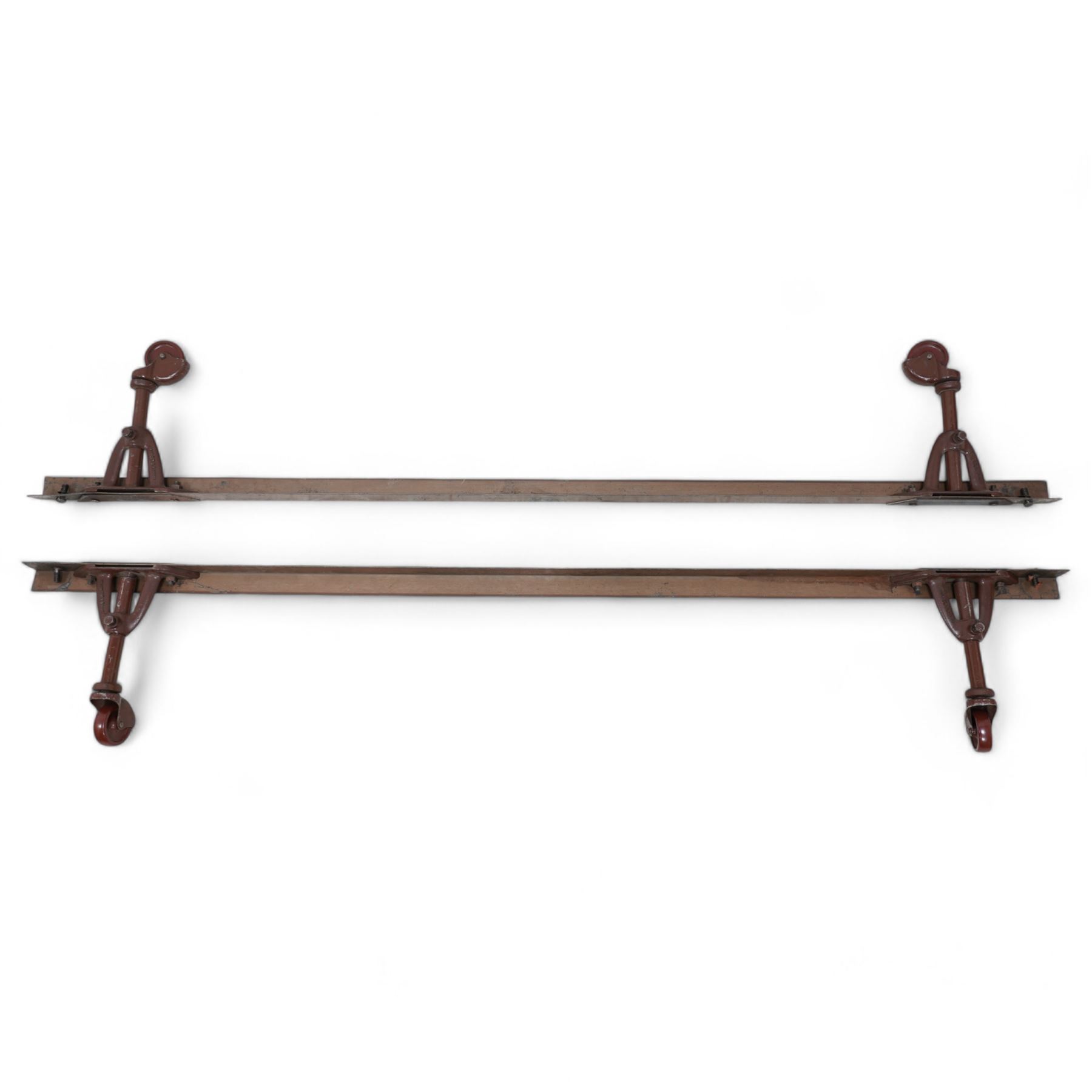 Early 20th century mahogany 4' bedstead, ring turned rail over vertical slats and moulded uprights 