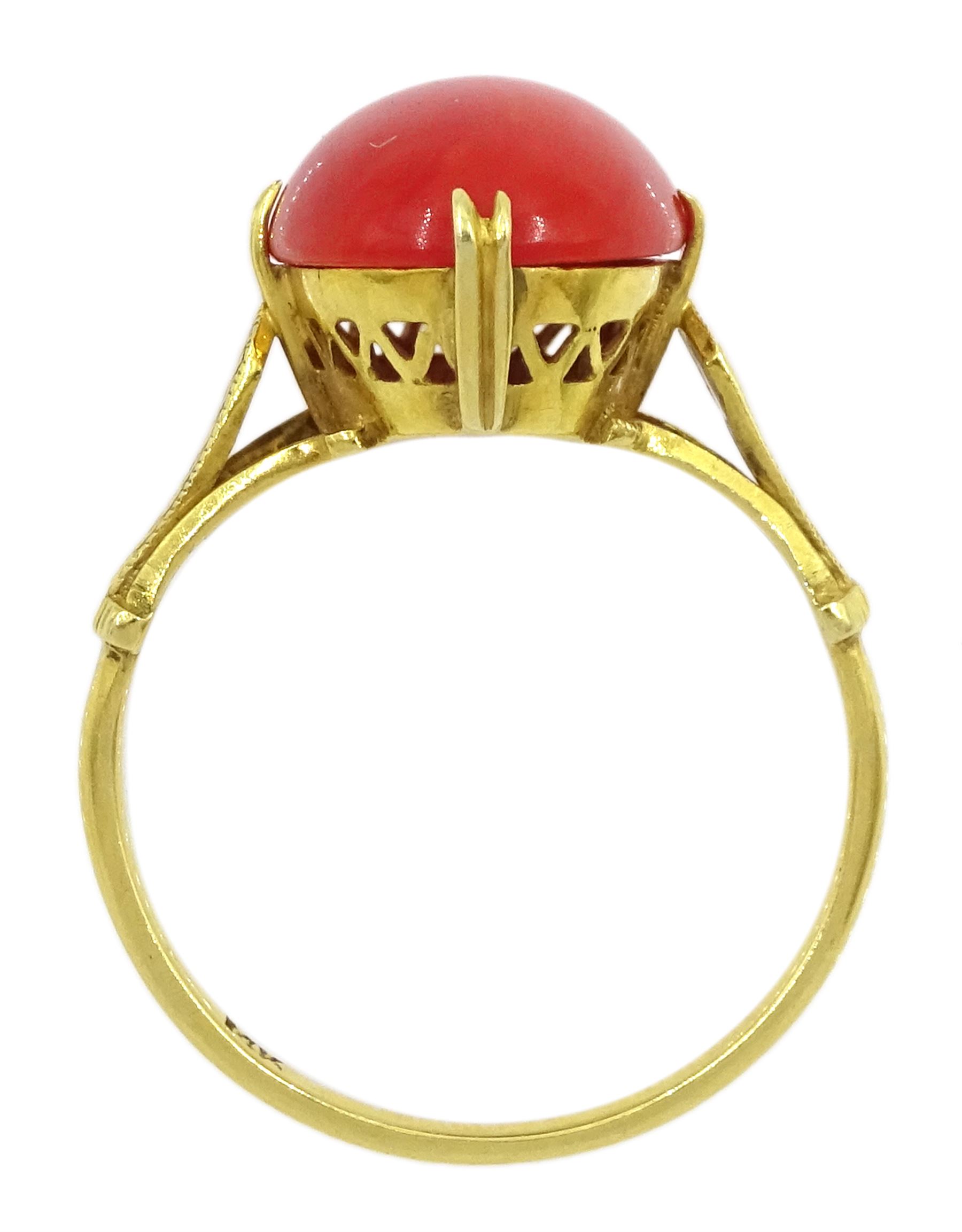 14ct gold single stone coral ring, stamped