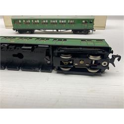 Hornby Dublo - 2-rail two car BR(S) set comprising Class 501 Suburban Motor Coach No.S65326 and trailer coach No.S77511; both in later unassociated plain boxes (2)