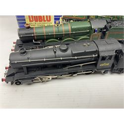 Hornby Dublo - 3-rail - Class 8F 2-8-0 freight locomotive No.48158 in unlined BR black; and Castle Class 4-6-0 locomotive 'Bristol Castle' No.7013 in lined BR green; each in original blue striped box (2)