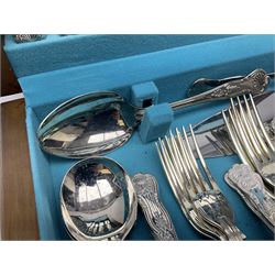Osborne Kings pattern silver plated canteen for six place settings, within fitted wooden case 