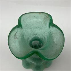 Murano green glass vase in the style of Barovier and Torso, the crackle design styled as a gourd with a fluted rim, H32cm