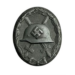 German Third Reich wound badge, marked L/21 verso 