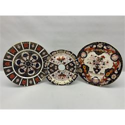 Seven cabinet plates including Royal Crown Derby Imari examples, early Worcester Flight & Barr gilded example etc