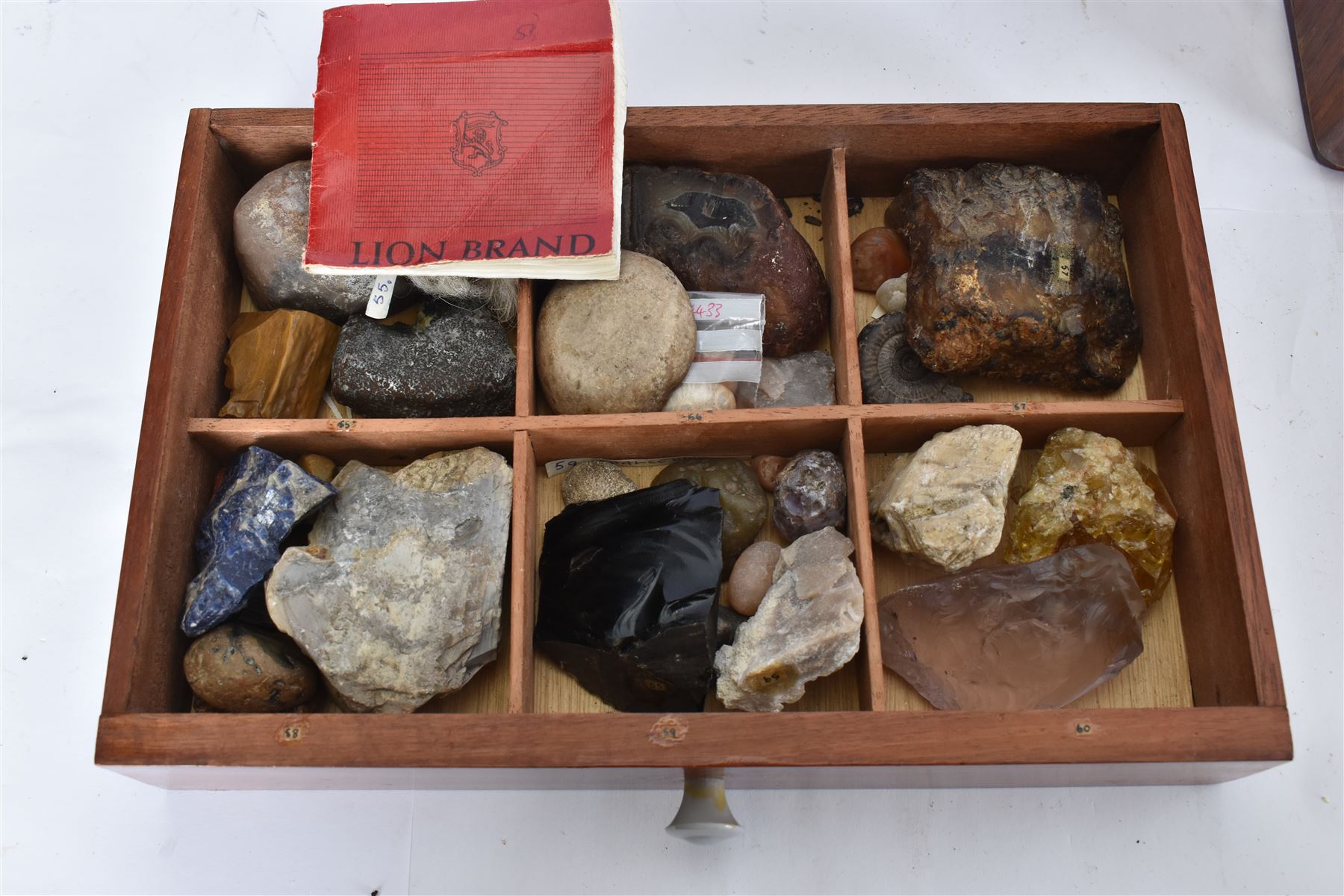 Specimen rock and mineral collector's chest, four draws containing an extensive collection of specimens, including malachite, azurite, kidney ore, whitby jet, blue john, dinarzarite etc, chest H29cm