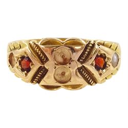 Victorian 15ct gold garnet and split pearl ring, Chester 1897