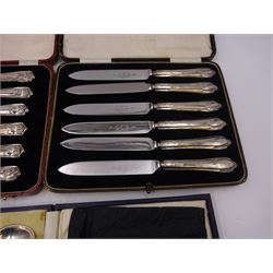 Set of six 1920s silver coffee spoons, hallmarked Mappin & Webb Ltd, Sheffield 1927, together with two sets of silver handled knives,  all contained within fitted cases