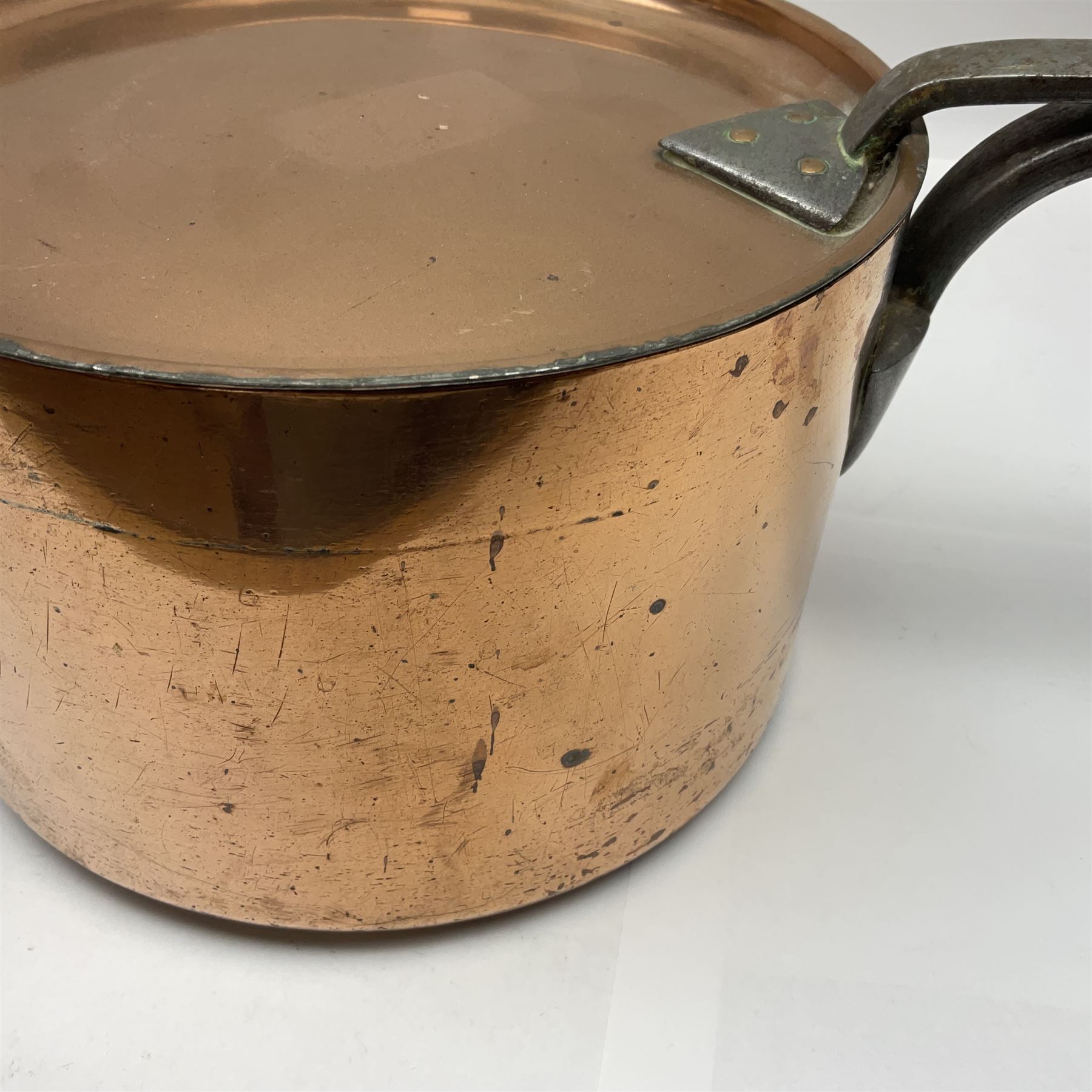 Large late 19th century copper lidded sauce pan, H15cm D23.5cm including handles L47.5cm