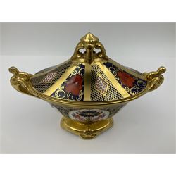 Late 20th century Royal Crown Derby Imari 1128 pattern twin handled pedestal dish and cover, with printed marks beneath including Roman numeral date code for 1980, H14cm L18cm