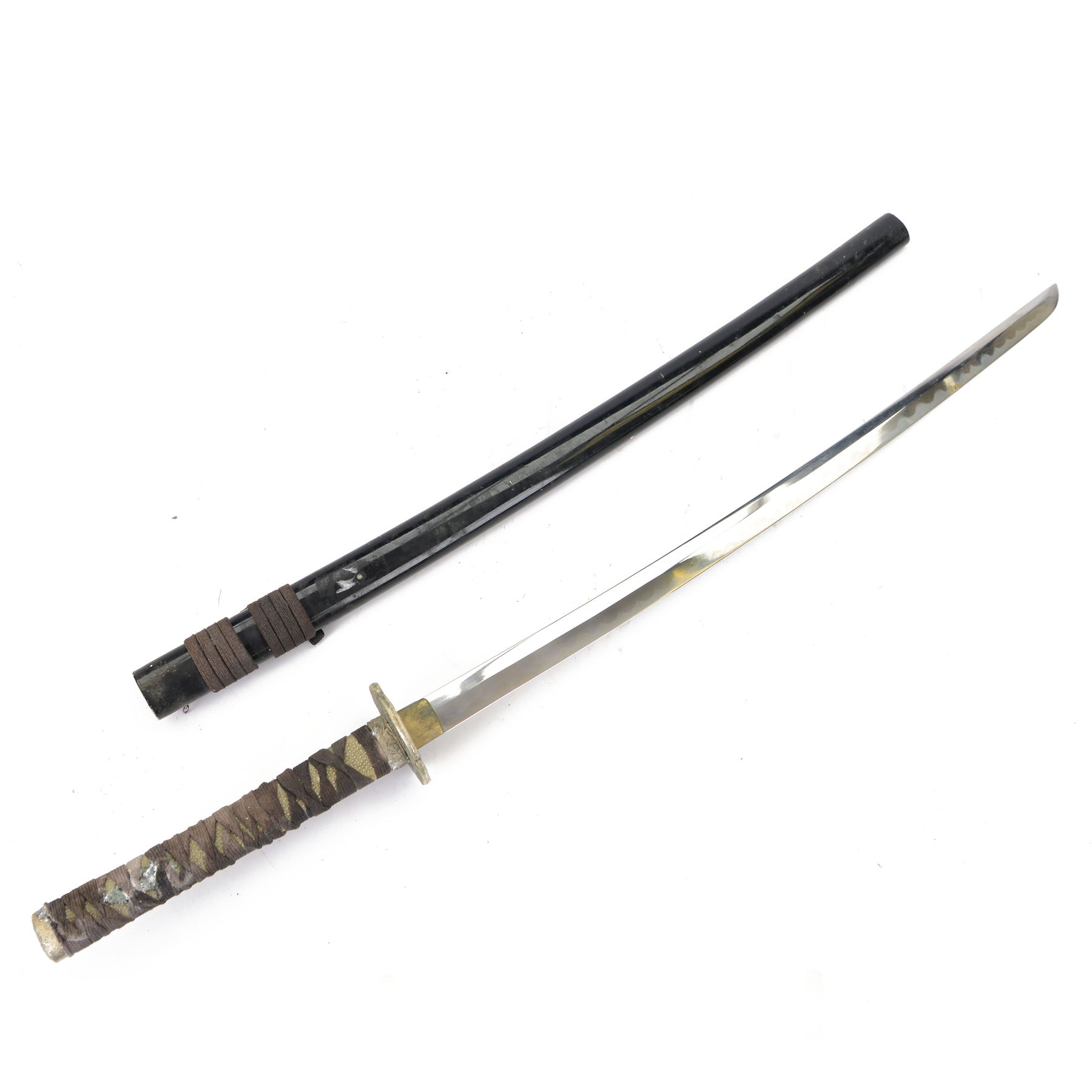 Japanese katana with circular tsuba with simple flower decoration, with black lacquer Saya (scabbard), L101cm overall