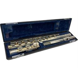 Buffet Crampton & Co Cooper Series II silver plated flute, Serial No.020804739 in hard case and outer carrying case