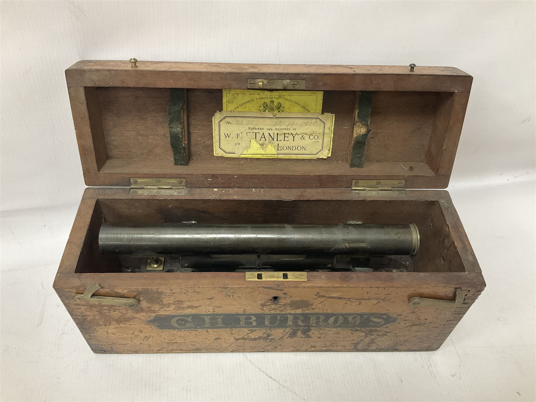 1940s Heath & Co brass and copper 'Hezzanith' sextant No. H412, in original oak carrying case, the inside lid with examination certificate dated 1942, together with a patinated brass miners level, in wooden box inscribed G.H Burrows