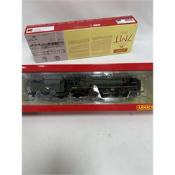 Hornby '00' gauge locomotive R3295 Late BR Britannia Class 4-6-2 Earl Haig no. 70044, boxed 