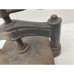 Cast iron hand cranked book press, H33cm 