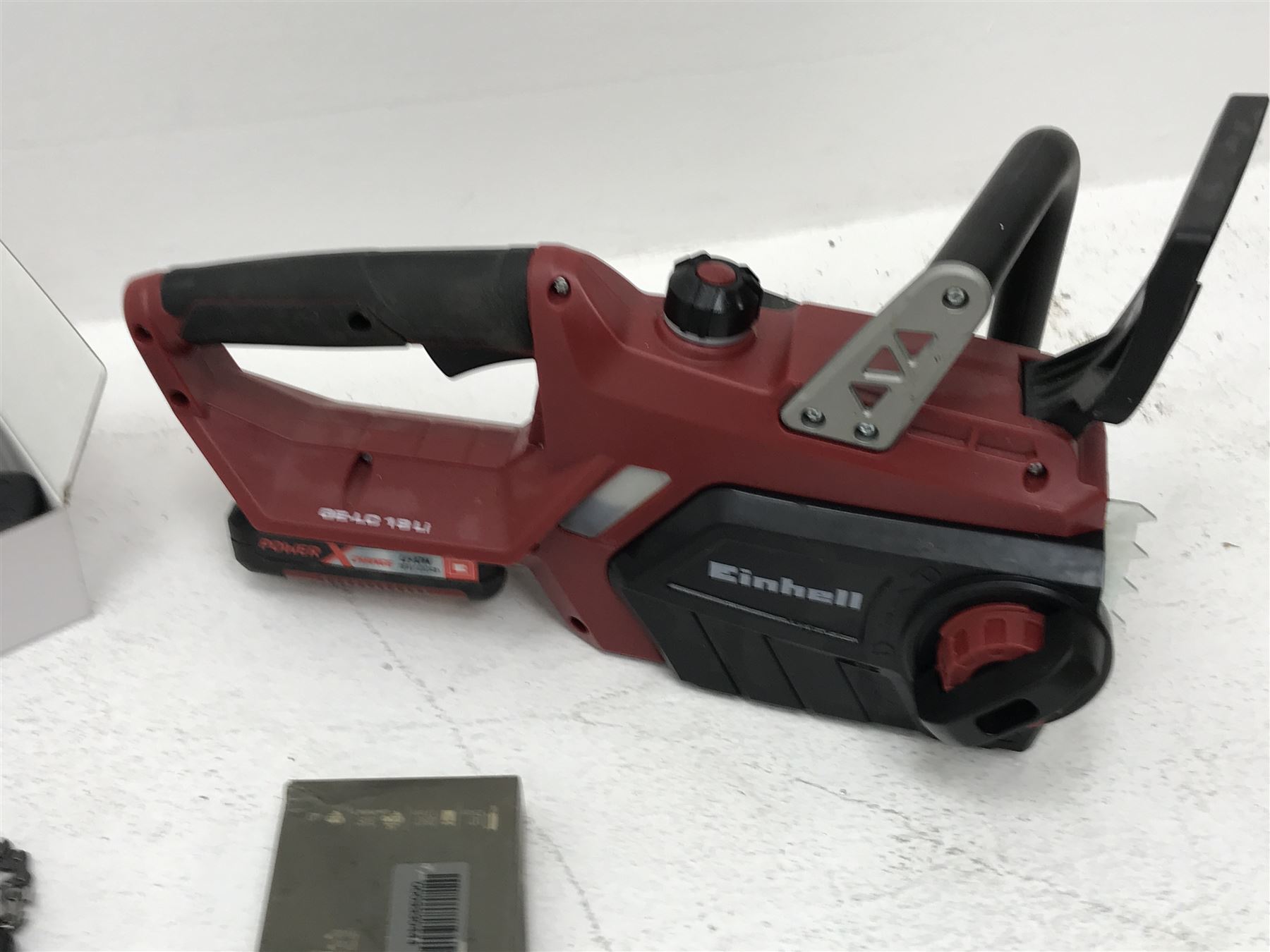 *Einhell GE-LC 18 Li cordless chainsaw and Einhell TE-OS 18/1 Li hand sander, with two batteries and charger 