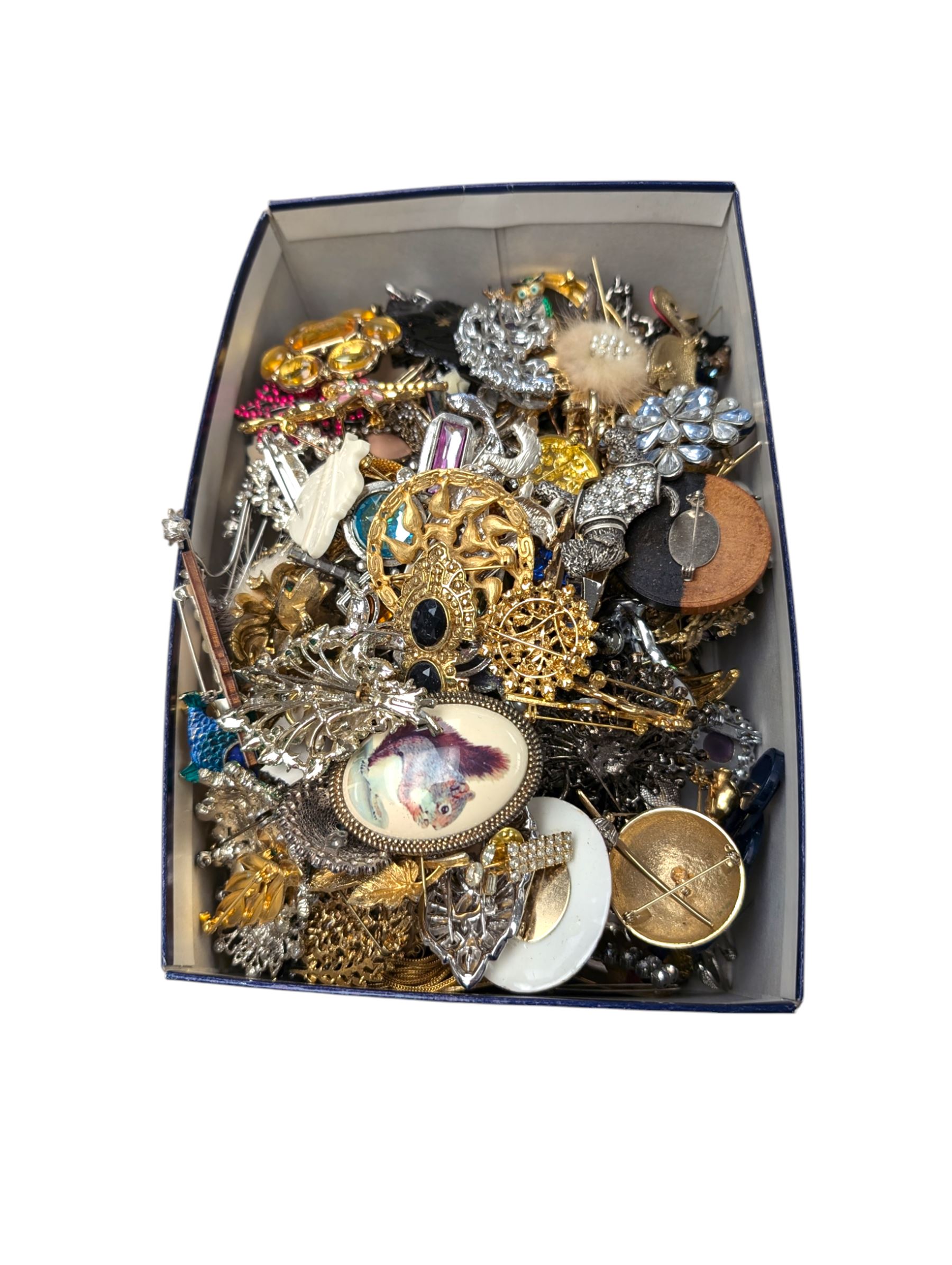 Large collection of costume brooches, including vintage, animal and novelty examples