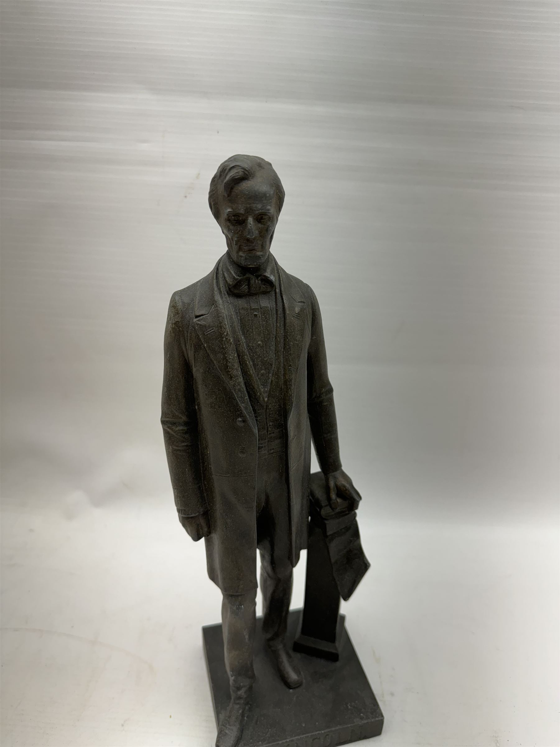 Bronzed figure of Abraham Lincoln, H34cm