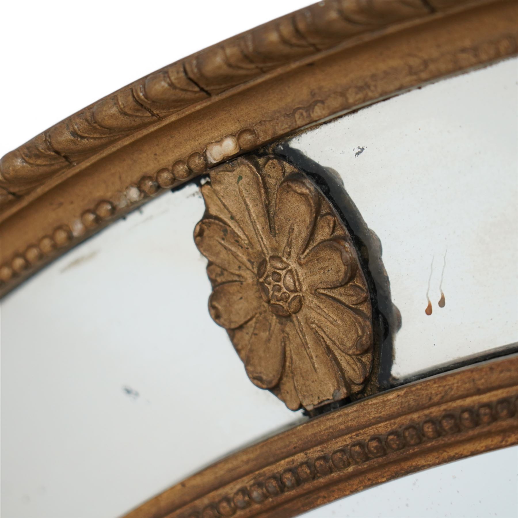 Victorian oval giltwood and gesso wall mirror 